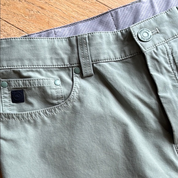 Vineyard Vines boys On The Go Pants - Picture 1 of 12